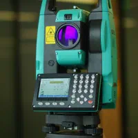 دوربین نقشه برداری توتال استیشن با منوی لایکا|ماشین‌آلات صنعتی|رشت, چمارسرا|دیوار