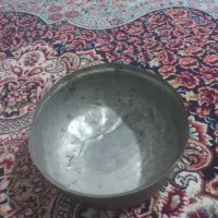 ظرف مسی قدیمی بالای ۱۵۰ سال قدمت|کلکسیون اشیاء عتیقه|زرند, |دیوار