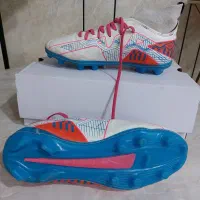 کفش فوتبالی  استوک دار سایز ۴۰