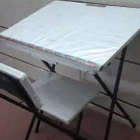 میز تحریر در حد نو تمیز و سالم