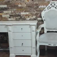 مبل ۷ نفره به همراه ۷تا صندلی و یک میز آرایشی