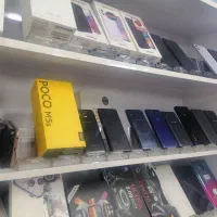 خریدار گوشی های سامسونگ و شیاومی و هواوی