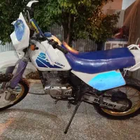 سوزوکیDR200