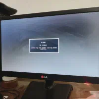 مانیتور کامپیوتر و باند و کیبورد