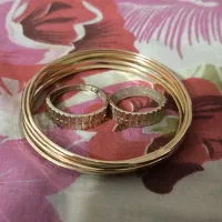 مقداری طلا درحد 15 گرم