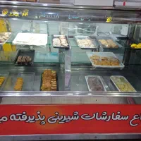 ویترین قنادی خشک