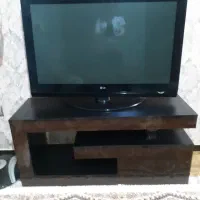 ال سی دی 40 اینچ الجی به همراه میز تلویزیون