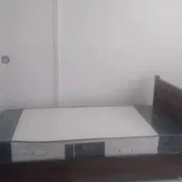 تخت یک نفره همراه با تشک