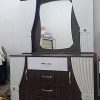 تخت خواب و کمد