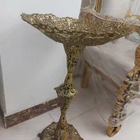 میوه خوری کنار سالنی