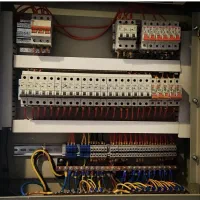 مونتاژ تابلو و سرویس انواع تابلو صنعتی و خانگی