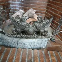 شومینه با اجاق و ترموکوبل سالم و آجر های چوب نما|بخاری، هیتر، شومینه|تهران, حکیمیه|دیوار