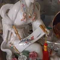 مجسمه بانوی چینی