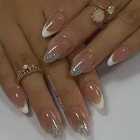 کاشت تخصصی ناخن و پدیکور درمانی