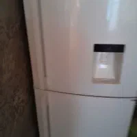 یخچال. و فریزر