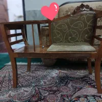 میز تلفن نوستالژیک
