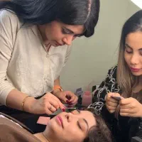 خدمات و آموزش اکستنشن و لیفت و لمینت
