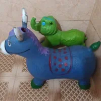 سه چرخه وگاو بادی|اسباب‌بازی بچه|رشت, حومه رشت|دیوار