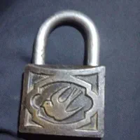 قفل آویز قدیمی|ابزارآلات|نهاوند, |دیوار