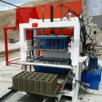 اپراتور دستگاه پیوسینگ بلوک زنی هستم