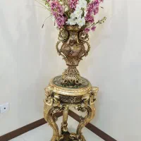 میز کنار سالنی سالم وتمیز