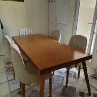 میز ناهارخوری ۶ نفره در حد نو زیرقیمت . فوری