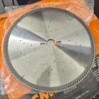 تیغ دستگاه برش MDF سایز ۳۰ سانت تقریباً نو