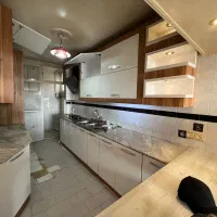 کابینت هایگلاس دست دو سالم