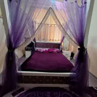 فروش تخت خواب دونفره همراه پاتختی و آینه