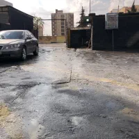 کارگر در کارواش