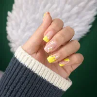 اموزش وخدمات کاشت و پدیکور ناخن گل گیس
