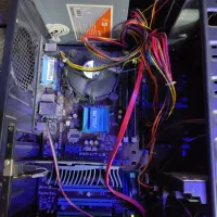 کیس خانگی همراه با مانیتور