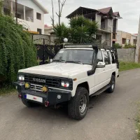 پاترول ۶ سیلندر ۴ درب ۱۳۷۴ با لوازم اقرود کامل