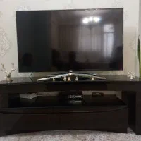 تلویزیون سامسونگ به همراه میز