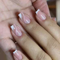 ارائه خدمات تخصصی  ناخن و آموزش ناخن همراه با مدرک