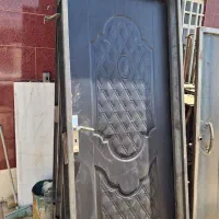 درب چوبی با چهار چوب فرانسوی و دستگیره