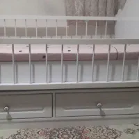 تخت کودک تا۷سال دوحالته ثابت وگهواره ای درحدنو