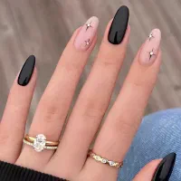 تخفیف ۳۰٪ویژه بانوان کاشت ناخن