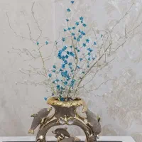 گلدان طلایی