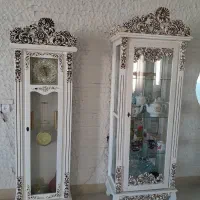 ساعت ایستاده  و ویترین