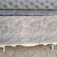 کمد ارایشی .ویترین ارایشی و قاب دور ایینه