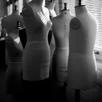 استخدام دیزاینر لباس بیرون بر