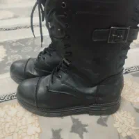 ۲عدد بوت سفید و مشکی کاملاً سالم|کیف، کفش، کمربند|قم, کلهری|دیوار