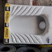 سنگ روشویی و توالت سالم بدون استفاده