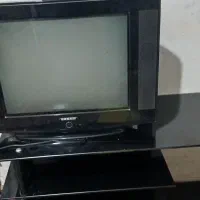 تلویزیون و میز تلویزیون