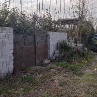 در حیاط سنگین