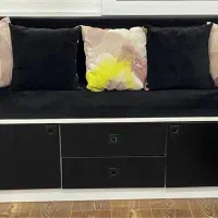 زیر پنجره ای و بارو کش مبل