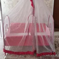 گهواره پشه بند دار|تخت و صندلی بچه|شیراز, رکن‌آباد|دیوار