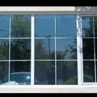 کارمند همکار خانوم