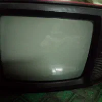 تلویزیون قدیمی سیاه و سفید ۱۴